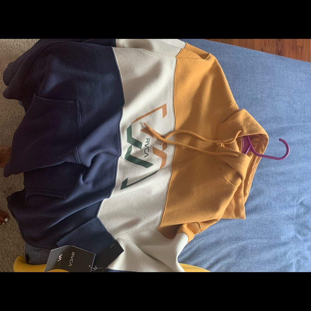 Men’s Rvca Hoodie medium